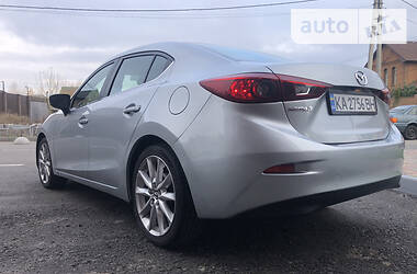 Седан Mazda 3 2016 в Киеве