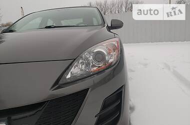 Седан Mazda 3 2011 в Днепре