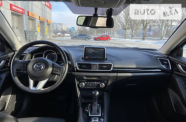 Седан Mazda 3 2015 в Дніпрі