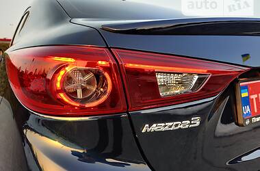 Седан Mazda 3 2014 в Стрию