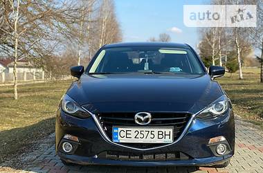 Седан Mazda 3 2016 в Черновцах