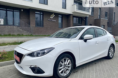 Седан Mazda 3 2015 в Львове