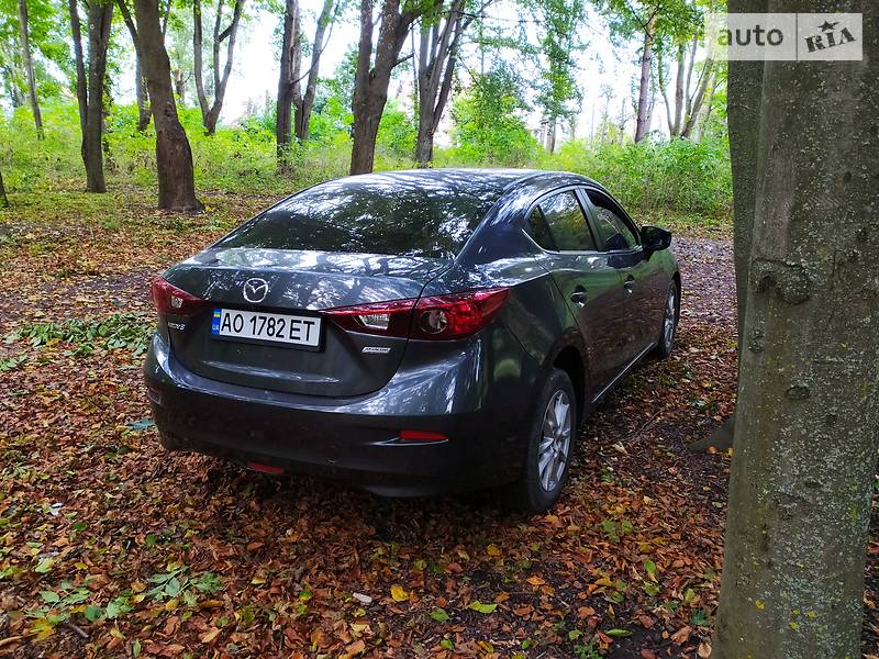 Седан Mazda 3 2016 в Ивано-Франковске