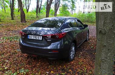 Седан Mazda 3 2016 в Ивано-Франковске