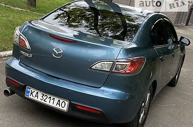 Седан Mazda 3 2011 в Каменском