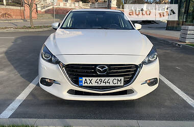 Седан Mazda 3 2017 в Харькове