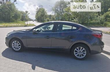 Седан Mazda 3 2015 в Львове