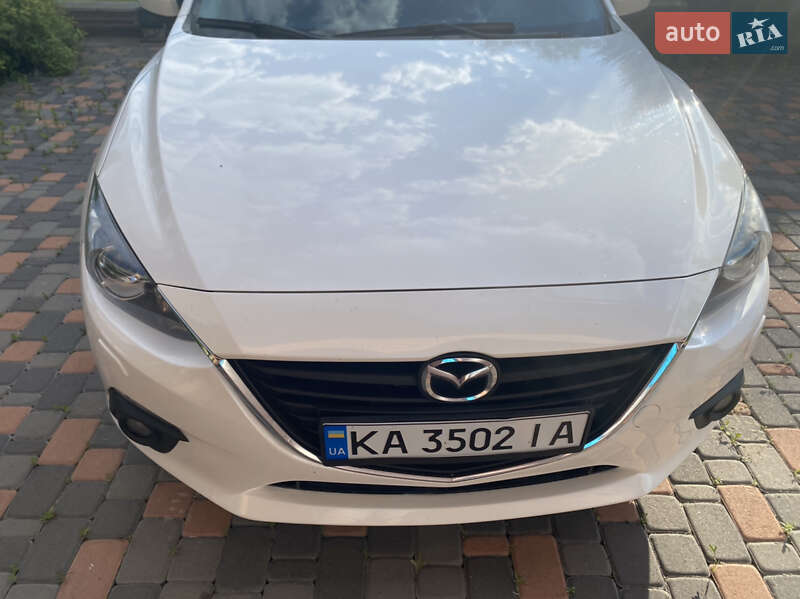 Седан Mazda 3 2015 в Киеве