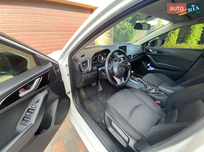 Седан Mazda 3 2015 в Киеве