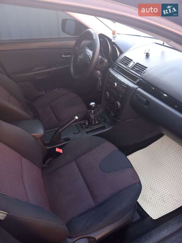 Седан Mazda 3 2006 в Никополе