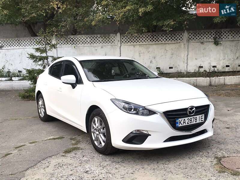 Седан Mazda 3 2015 в Киеве