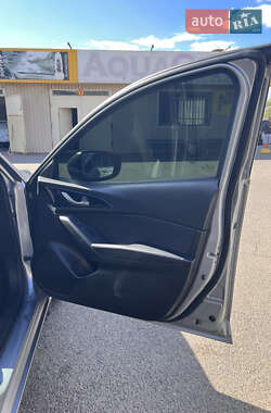 Седан Mazda 3 2016 в Кривом Роге