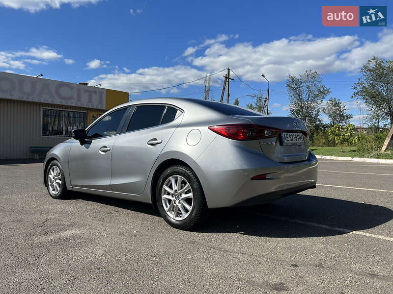 Седан Mazda 3 2016 в Кривому Розі