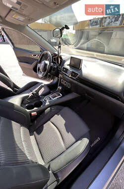 Седан Mazda 3 2016 в Кривом Роге