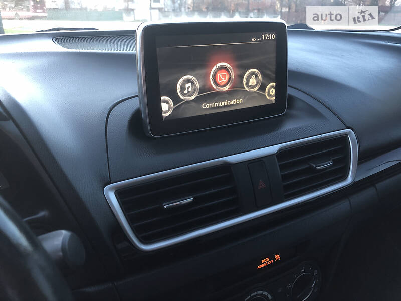 Седан Mazda 3 2016 в Ивано-Франковске