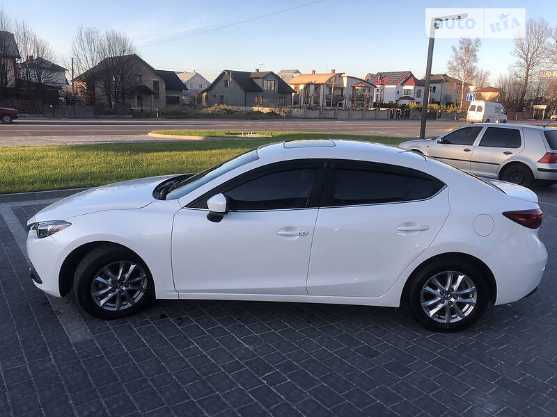 Седан Mazda 3 2016 в Ивано-Франковске