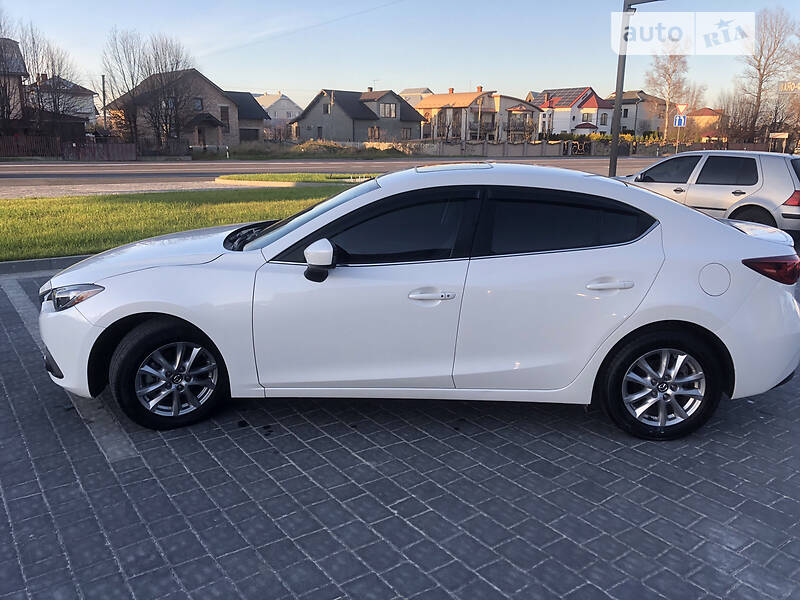 Седан Mazda 3 2016 в Ивано-Франковске