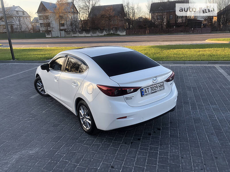 Седан Mazda 3 2016 в Ивано-Франковске