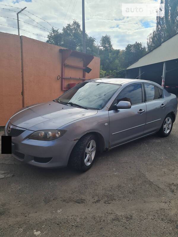 Седан Mazda 3 2004 в Кривому Розі
