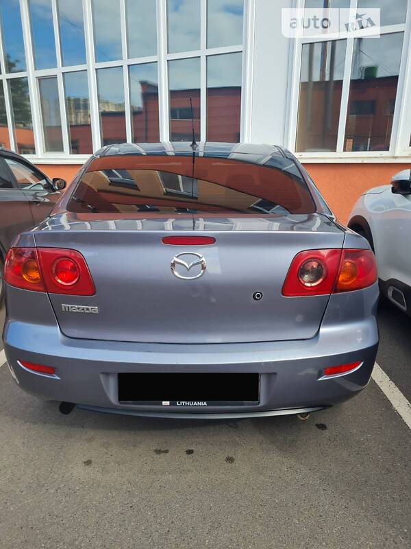 Седан Mazda 3 2004 в Кривому Розі