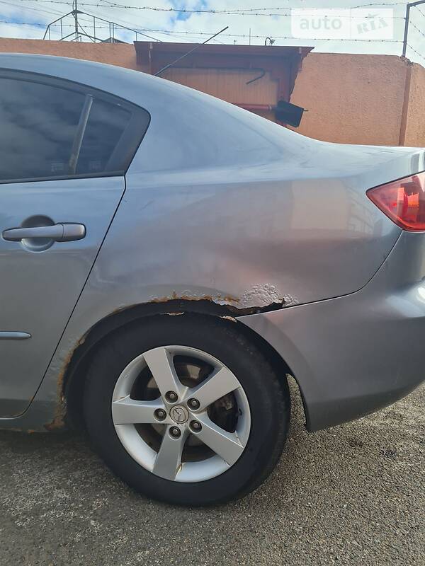 Седан Mazda 3 2004 в Кривому Розі