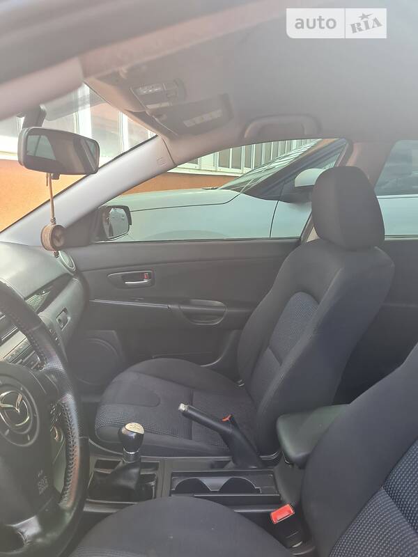 Седан Mazda 3 2004 в Кривому Розі