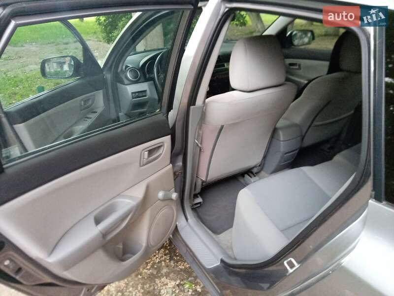 Хэтчбек Mazda 3 2005 в Миргороде