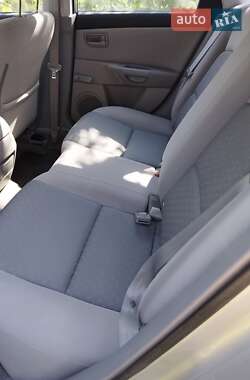 Хэтчбек Mazda 3 2004 в 