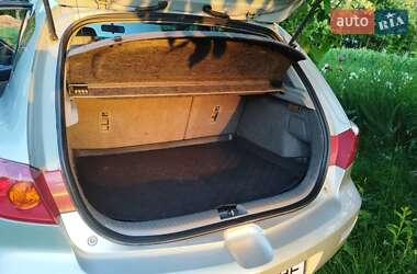 Хэтчбек Mazda 3 2004 в Новой Ушице