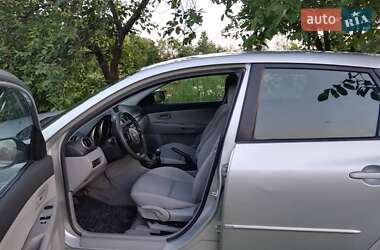 Хэтчбек Mazda 3 2004 в Новой Ушице