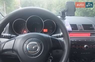 Хэтчбек Mazda 3 2004 в Новой Ушице