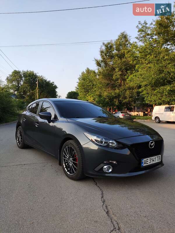 Хэтчбек Mazda 3 2015 в Днепре