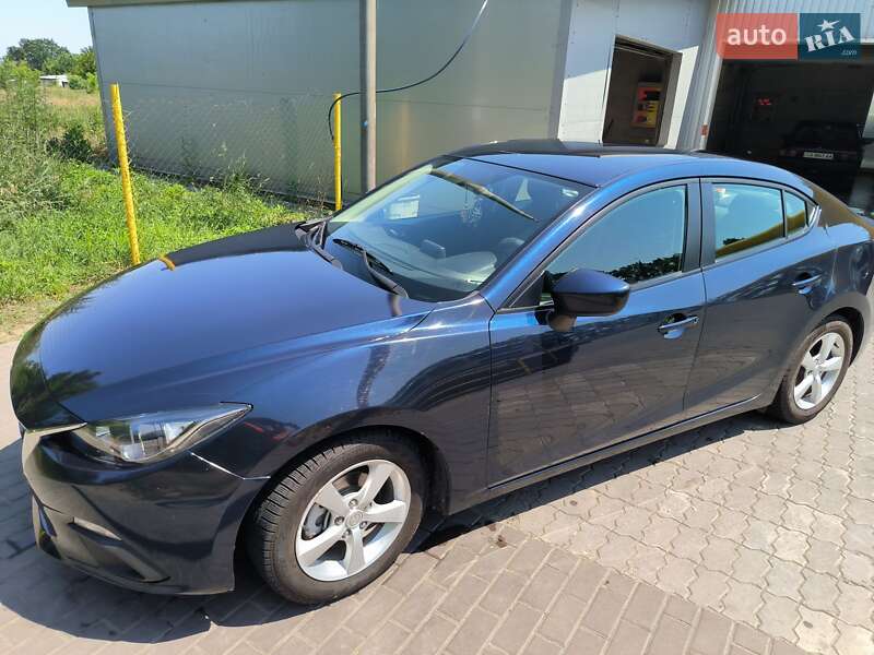 Седан Mazda 3 2015 в Смеле