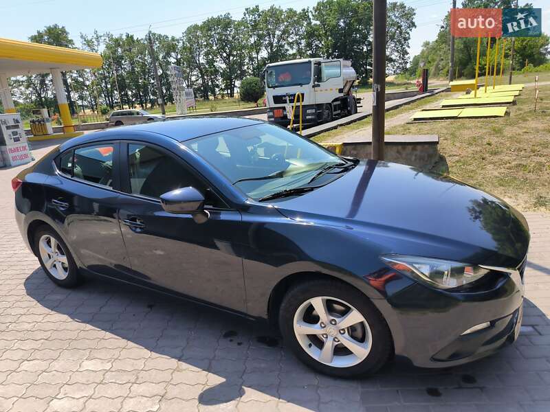 Седан Mazda 3 2015 в Смеле