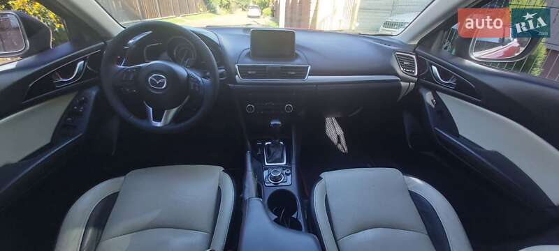 Хетчбек Mazda 3 2015 в Луцьку