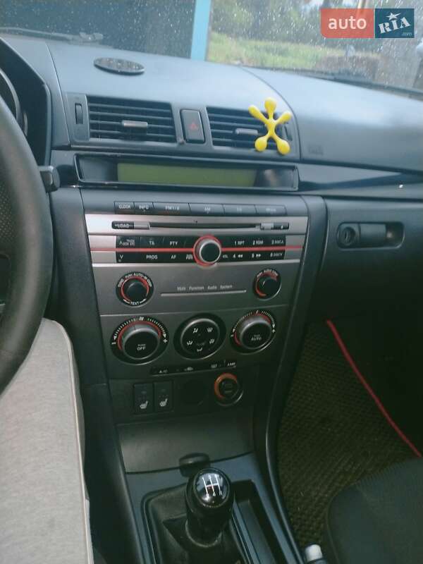 Хэтчбек Mazda 3 2007 в Краснограде