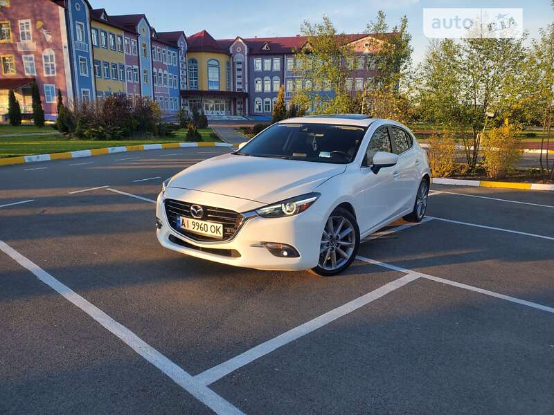 Хэтчбек Mazda 3 2016 в Василькове