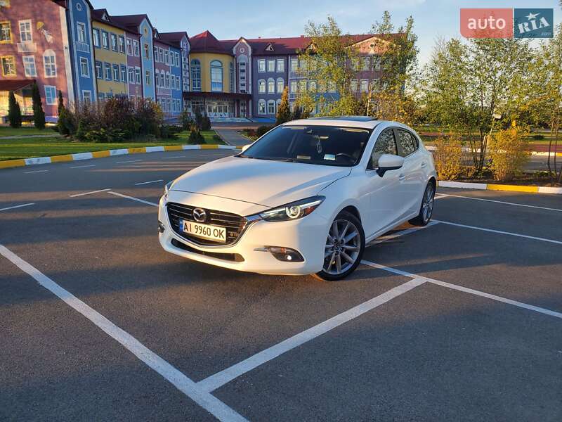 Хэтчбек Mazda 3 2016 в 