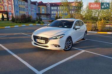 Хэтчбек Mazda 3 2016 в 