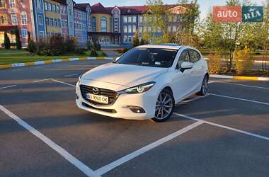 Хэтчбек Mazda 3 2016 в Василькове