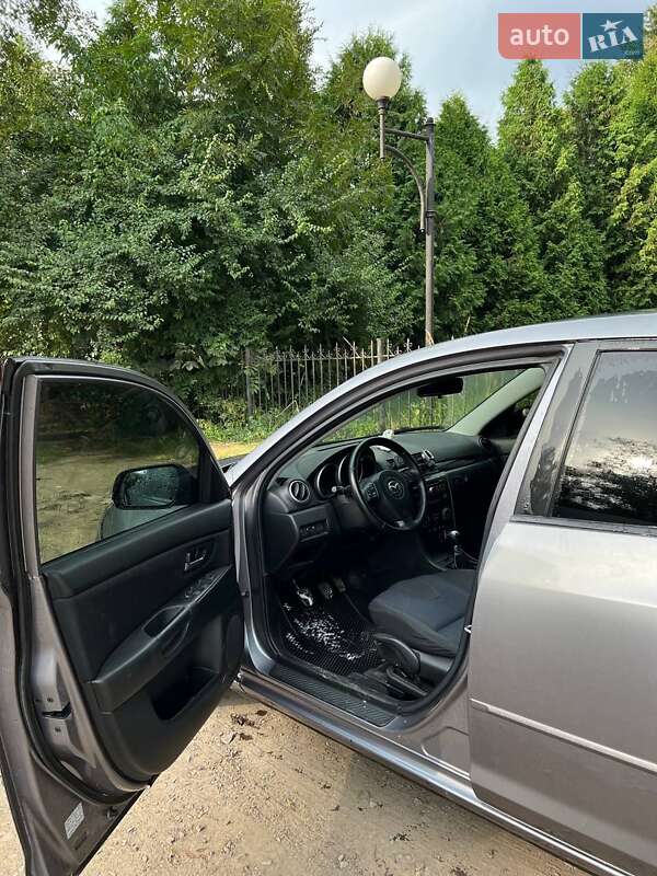 Хэтчбек Mazda 3 2005 в Самборе