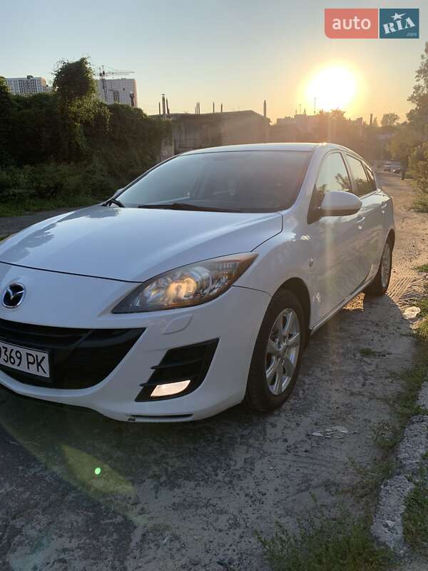 Хэтчбек Mazda 3 2010 в Киеве