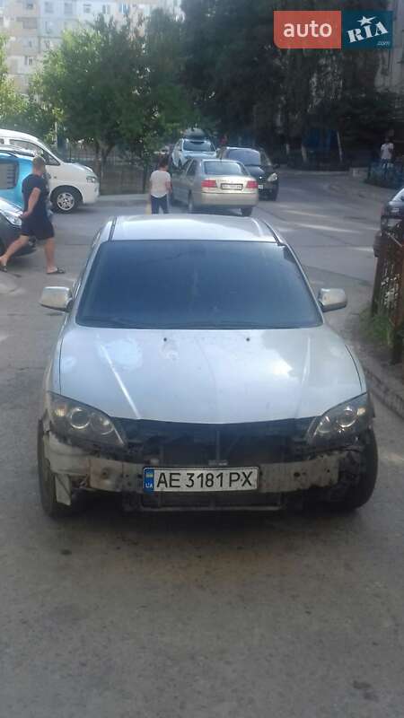 Седан Mazda 3 2004 в Нетешине