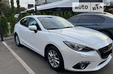 Седан Mazda 3 2015 в Киеве