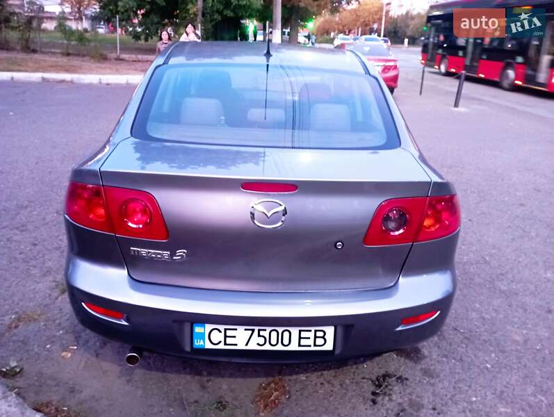 Седан Mazda 3 2004 в Черновцах