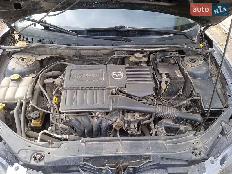 Седан Mazda 3 2004 в Чернівцях