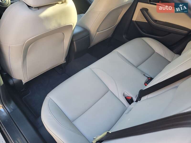 Седан Mazda 3 2019 в Полтаве