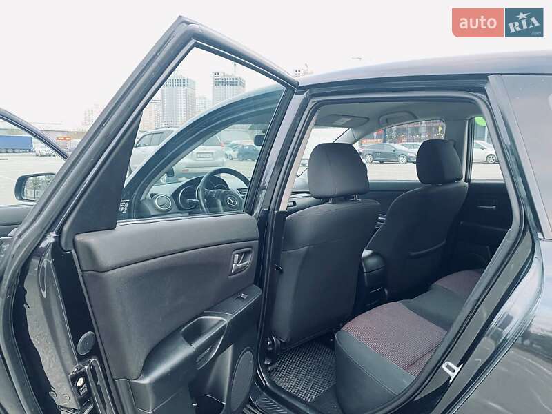 Хэтчбек Mazda 3 2004 в Киеве