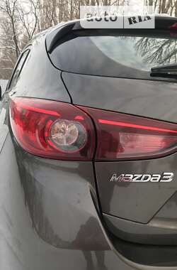 Хэтчбек Mazda 3 2016 в Славутиче
