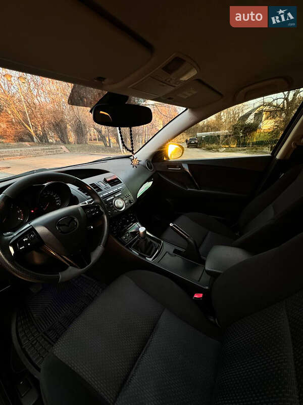 Хэтчбек Mazda 3 2009 в Житомире